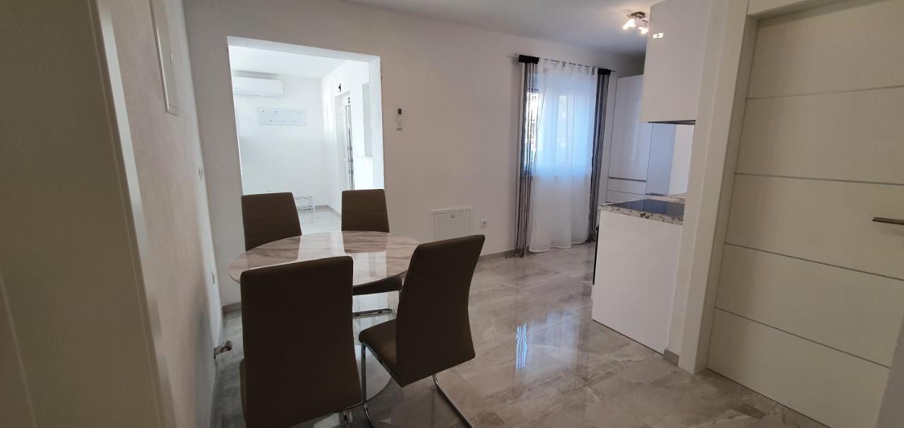 Apartmani Naomi&Leo سينج المظهر الخارجي الصورة