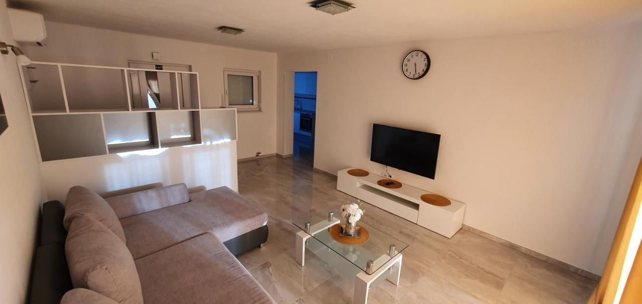Apartmani Naomi&Leo سينج المظهر الخارجي الصورة