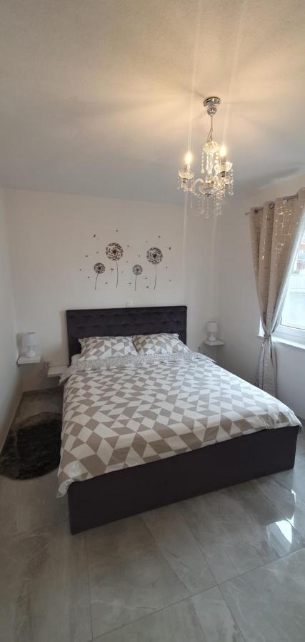 Apartmani Naomi&Leo سينج المظهر الخارجي الصورة